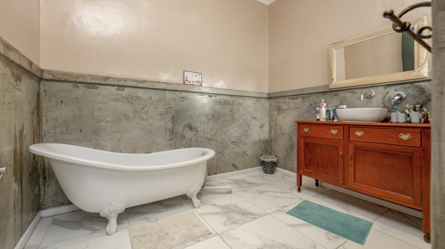 5 Bedroom Property for Sale in Bredasdorp Western Cape